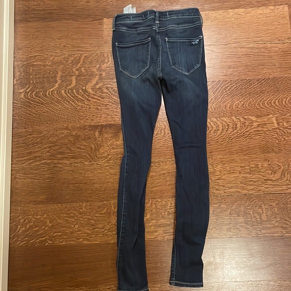Hollister dark wash skinny ripped jeans - Picture 3 of 3
